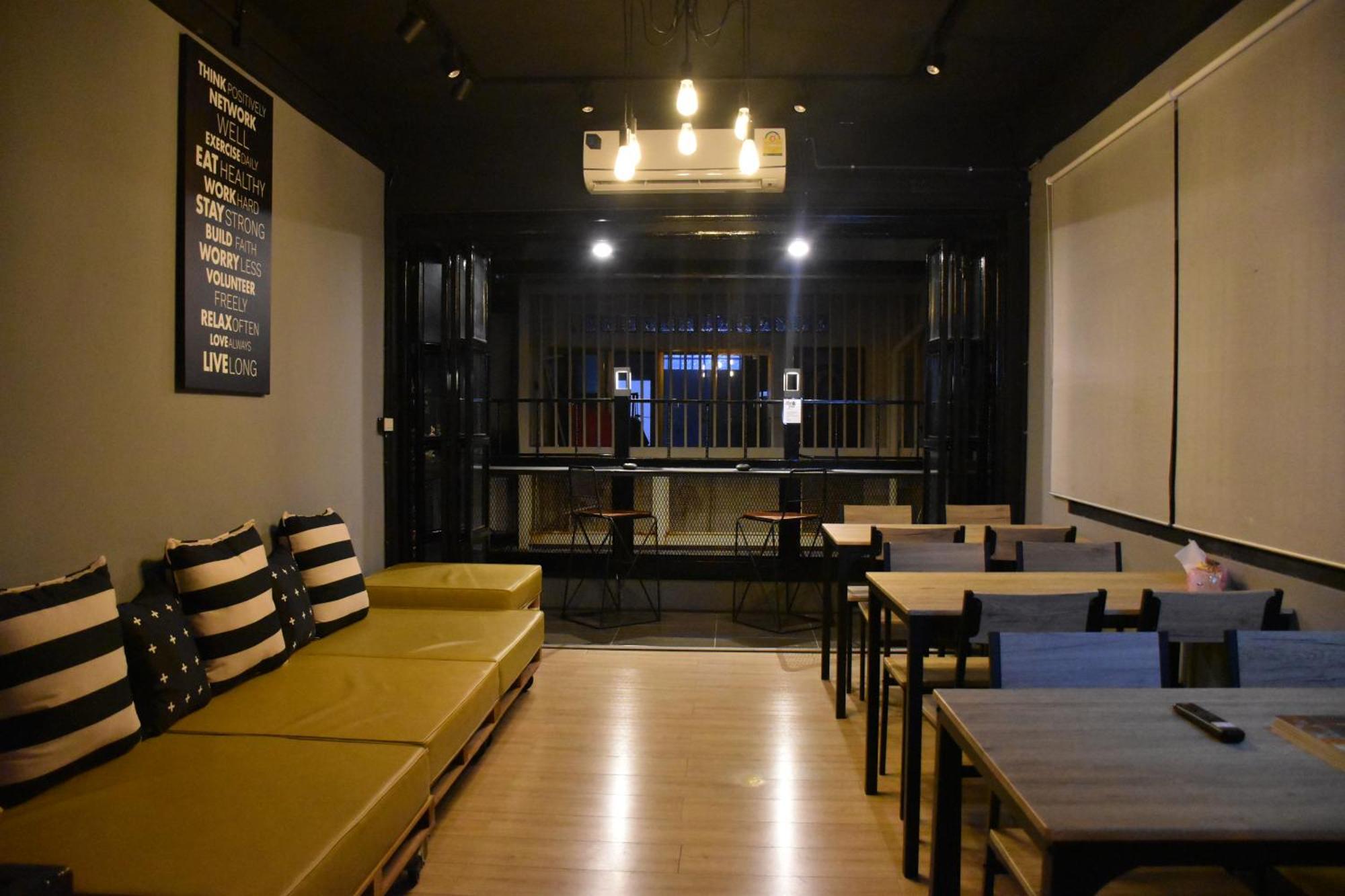 Stay At Pan Hostel Bangkok Eksteriør billede
